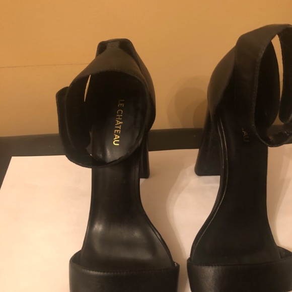 Le Chateau Heels Size 7.5 - Picture 2 of 4